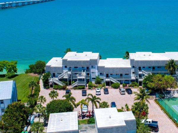 Bay Views Sanibel Vacation Condo 2 Bedrooms