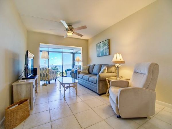 Bay Views Sanibel Vacation Condo 2 Bedrooms