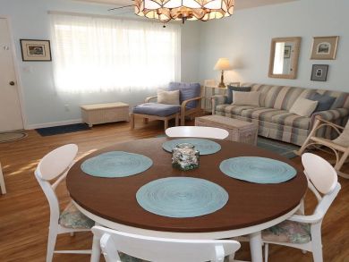 Cozy Sanibel Island One Bedroom Condo Sleeps Four Guests