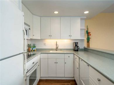 Cozy Two Bedroom Condo in Kaanapali Sleeps Six Guests