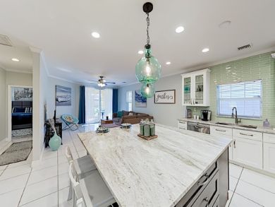 Beautiful Vacation Home 3 Bedrooms Sleeps 6 Guests in Naples