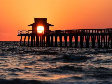 Beautiful Vacation Home 3 Bedrooms Sleeps 6 Guests in Naples