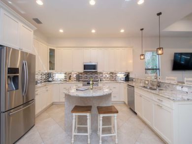 Naples Vacation Home Sleeps Eight Guests