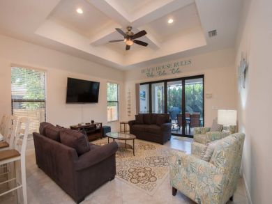 Naples Vacation Home Sleeps Eight Guests