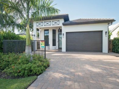 Naples Vacation Home Sleeps Eight Guests