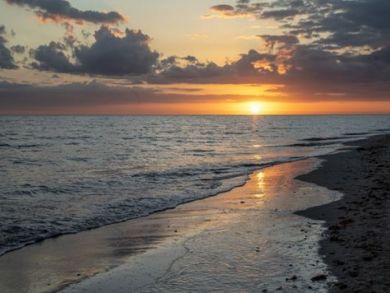 Charming Vacation Rental on Sanibel. Call Today.