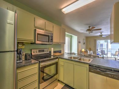 Lovely Family Condo Community Pool Sleeps 6 Guests
