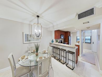 Marco Island Beachfront Two Bedroom Vacation Condo Sleeps 4