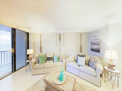 Marco Island Beachfront Two Bedroom Vacation Condo Sleeps 4