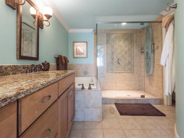 Destin Luxury Vacation Beach Condo Sleeps Nine Guests
