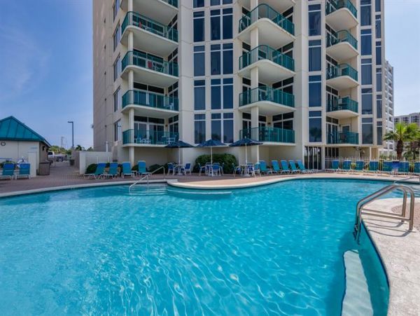 Destin Luxury Vacation Beach Condo Sleeps Nine Guests