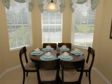 Orlando 5 Bedroom Home with Private Pool Sleeps 11 Guests