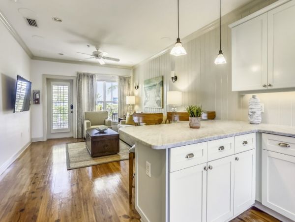 Holmes Beach Luxury Vacation Condo On Beach Two Bedrooms