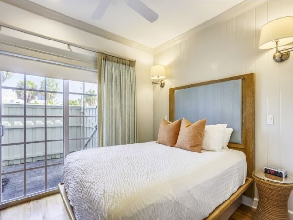 Holmes Beach Luxury Vacation Condo On Beach Two Bedrooms