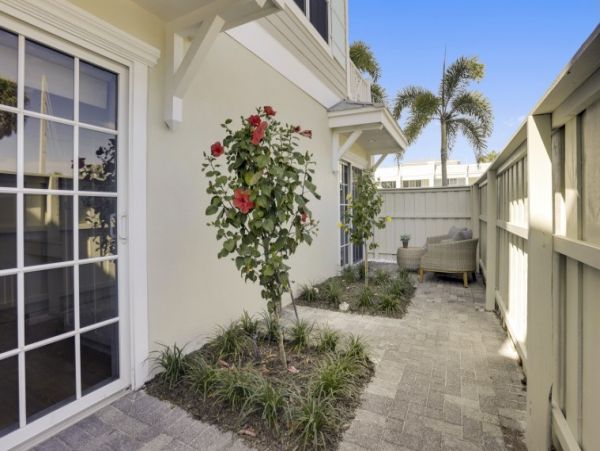Holmes Beach Luxury Vacation Condo On Beach Two Bedrooms