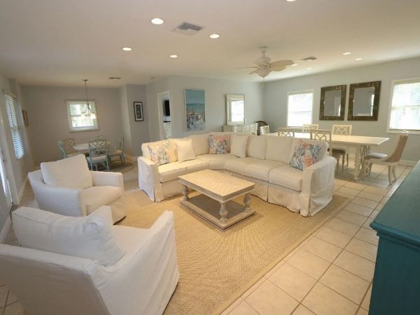 Beach Estate Main House & Cottage Six Bedrooms