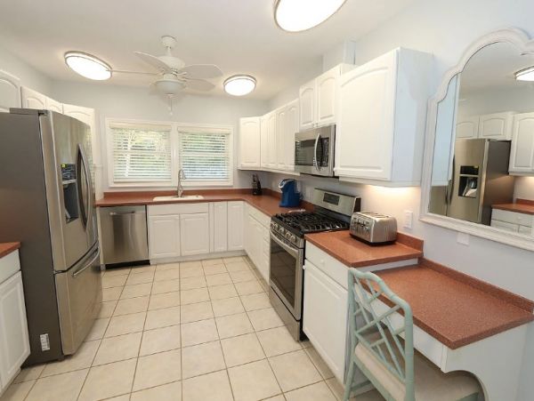 Beach Estate Main House & Cottage Six Bedrooms