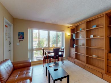 Pompano Beach One Bedroom vacation Condo Sleeps Four Guests