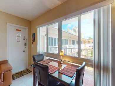 Pompano Beach One Bedroom vacation Condo Sleeps Four Guests