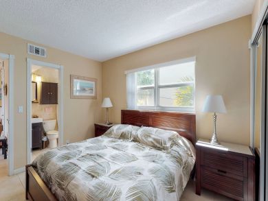 Pompano Beach One Bedroom vacation Condo Sleeps Four Guests