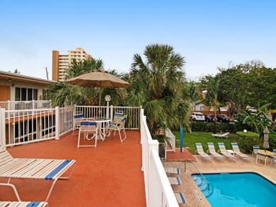 Pompano Beach One Bedroom vacation Condo Sleeps Four Guests