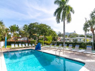 Pompano Beach One Bedroom vacation Condo Sleeps Four Guests