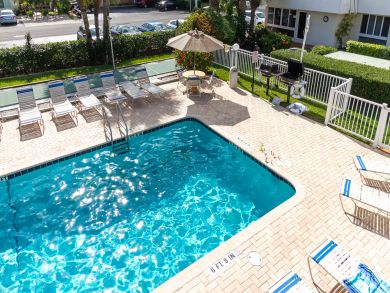 Pompano Beach One Bedroom vacation Condo Sleeps Four Guests