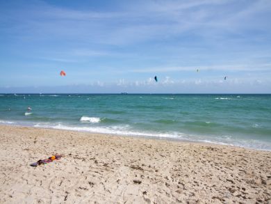Pompano Beach One Bedroom vacation Condo Sleeps Four Guests