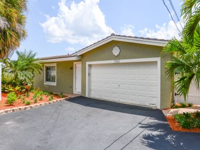 Pompano Beach Canal Front Three Bedroom Vacation Home