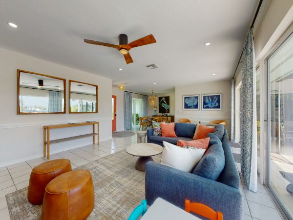 Canal Front 3 Bedroom Home Heated Pool & Dock  Marco Island