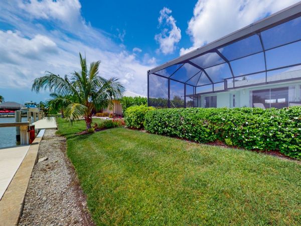 Canal Front 3 Bedroom Home Heated Pool & Dock  Marco Island