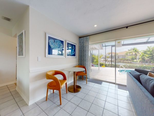 Canal Front 3 Bedroom Home Heated Pool & Dock  Marco Island
