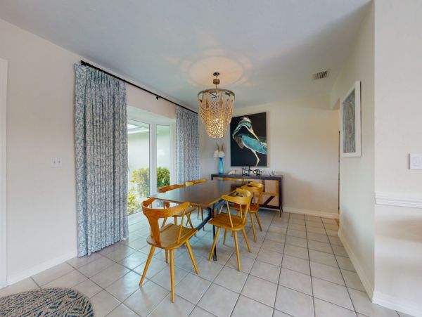 Canal Front 3 Bedroom Home Heated Pool & Dock  Marco Island