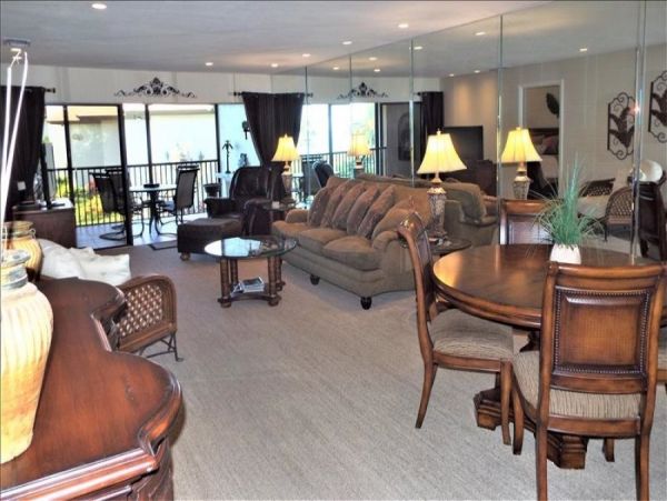 Longboat Key Vacation Condo Sleeps Six Guests