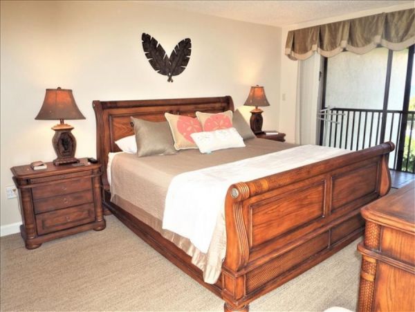 Longboat Key Vacation Condo Sleeps Six Guests