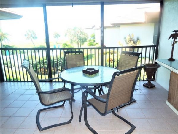 Longboat Key Vacation Condo Sleeps Six Guests