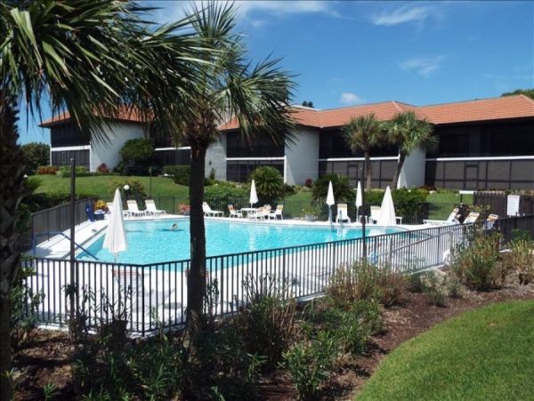 Longboat Key Vacation Condo Sleeps Six Guests