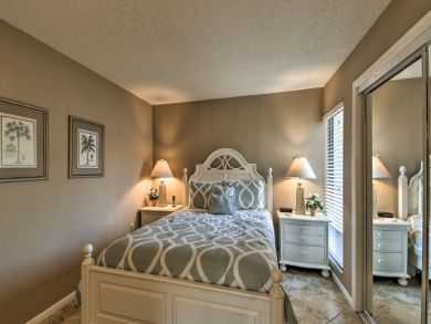Siesta Key Vacation Condo Bay to Beach Community