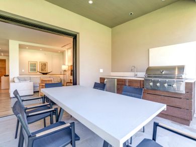 Private Luxurious Private & Community Pool