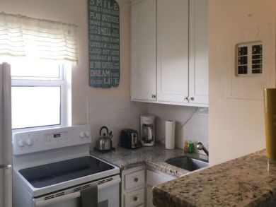 Walk to Beach One Bedroom Vacation Condo in Pompano Beach