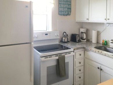 Walk to Beach One Bedroom Vacation Condo in Pompano Beach