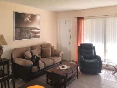 Walk to Beach One Bedroom Vacation Condo in Pompano Beach