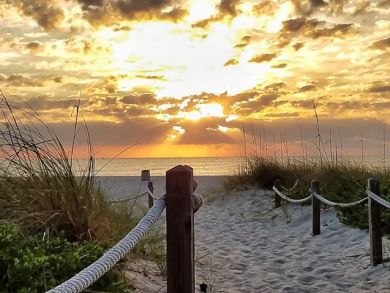 Walk to Beach One Bedroom Vacation Condo in Pompano Beach