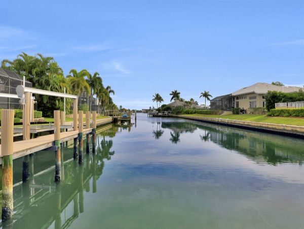 Marco Island Vacation Home Short Walk to Tigertail Beach