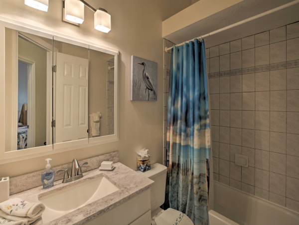Fort Myers Vacation Home Sleeps Eight Guests