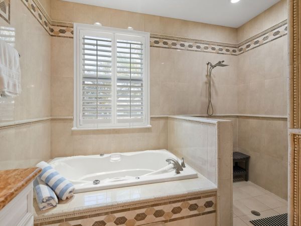 Luxury Waterfront Home Near Vanderbilt Beach - Your Perfect Vacation Retreat