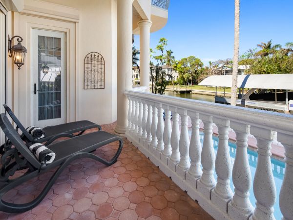 Luxury Waterfront Home Near Vanderbilt Beach - Your Perfect Vacation Retreat