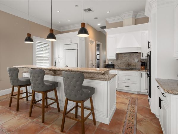 Luxury Waterfront Home Near Vanderbilt Beach - Your Perfect Vacation Retreat