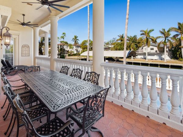 Luxury Waterfront Home Near Vanderbilt Beach - Your Perfect Vacation Retreat