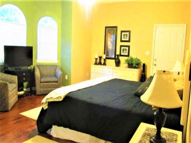 Four Bedroom Family Home with Caged Pool in Naples Sleeps 12